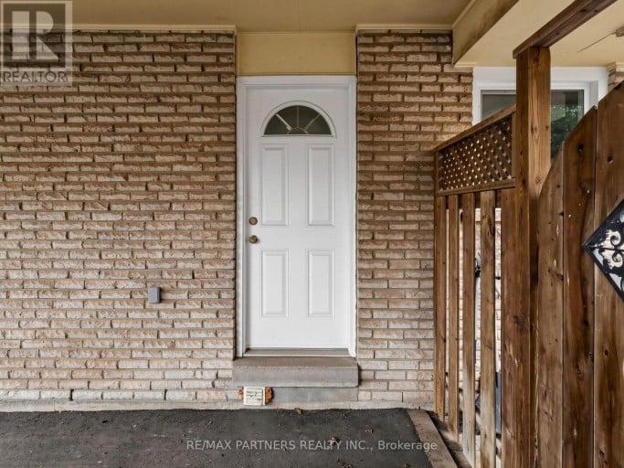 35 CULHAM STREET, Oakville (CP College Park), Ontario, L6H1G3