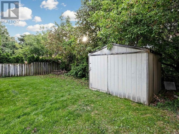 35 CULHAM STREET, Oakville (CP College Park), Ontario, L6H1G3