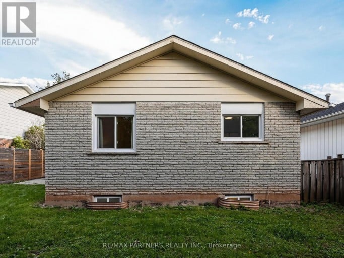 35 CULHAM STREET, Oakville (CP College Park), Ontario, L6H1G3