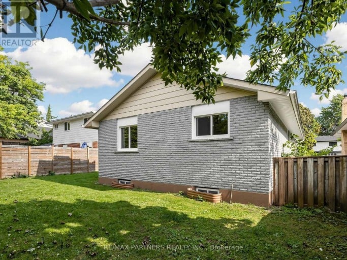 35 CULHAM STREET, Oakville (CP College Park), Ontario, L6H1G3