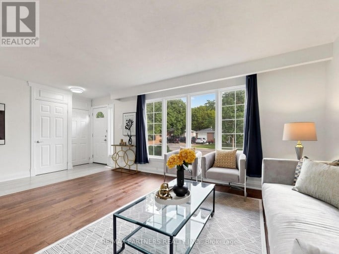 35 CULHAM STREET, Oakville (CP College Park), Ontario, L6H1G3