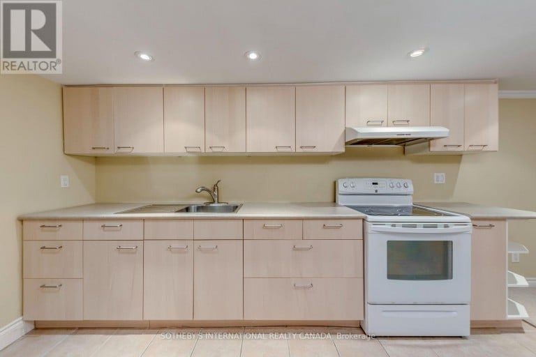 66 TWENTY NINTH STREET, Toronto (Long Branch), Ontario, M8W3B2