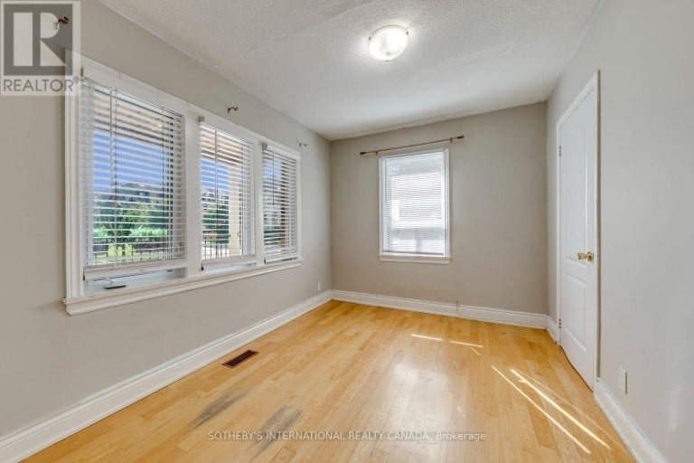66 TWENTY NINTH STREET, Toronto (Long Branch), Ontario, M8W3B2