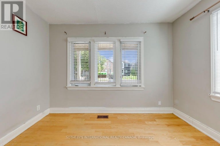 66 TWENTY NINTH STREET, Toronto (Long Branch), Ontario, M8W3B2