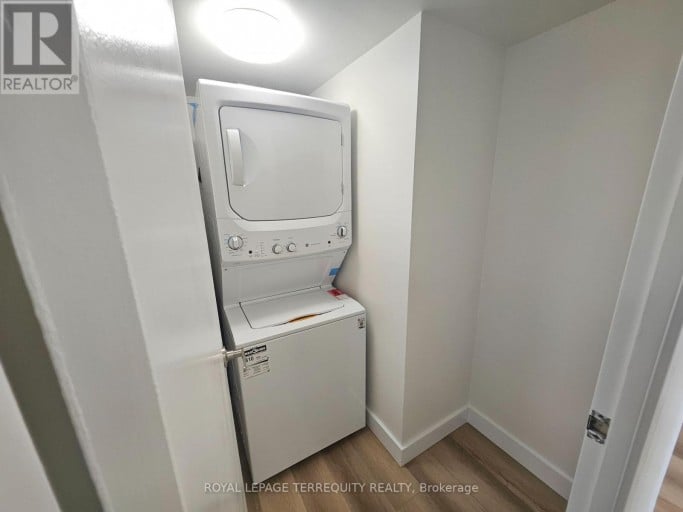 311 - 25 SUNRISE AVENUE, Toronto (Victoria Village), Ontario, M4A2S2