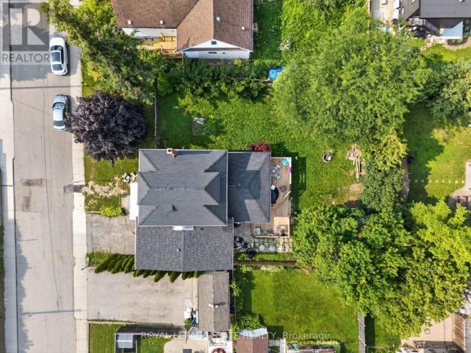312 EAST 12TH STREET, Hamilton (Hill Park), Ontario, L9A3Y1