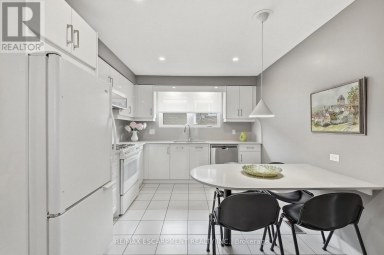 36 ALGONQUIN COURT Hamilton (Lisgar) Ontario photo 10