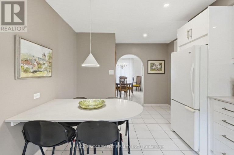 36 ALGONQUIN COURT, Hamilton (Lisgar), Ontario, L8T4T3