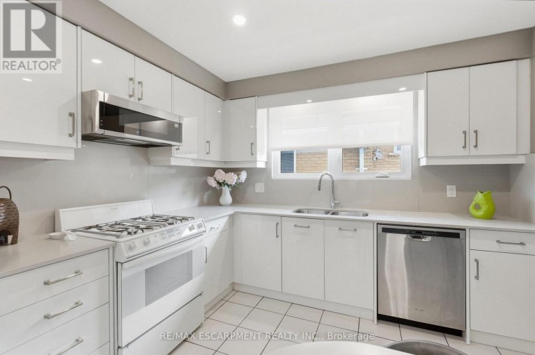 36 ALGONQUIN COURT, Hamilton (Lisgar), Ontario, L8T4T3
