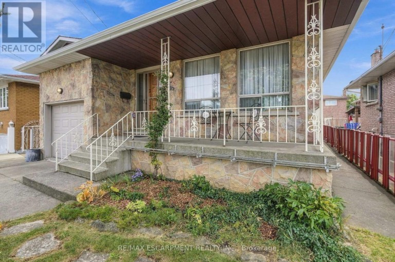 36 ALGONQUIN COURT, Hamilton (Lisgar), Ontario, L8T4T3