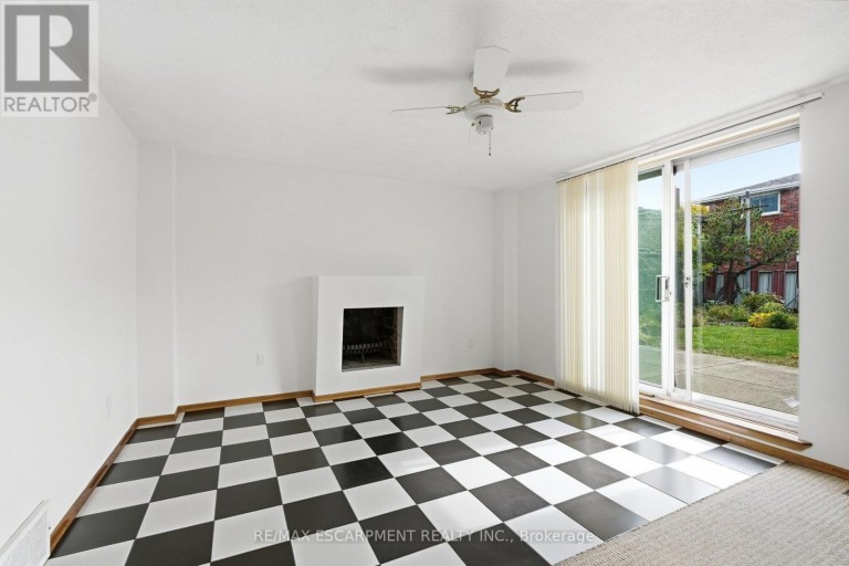 36 ALGONQUIN COURT, Hamilton (Lisgar), Ontario, L8T4T3