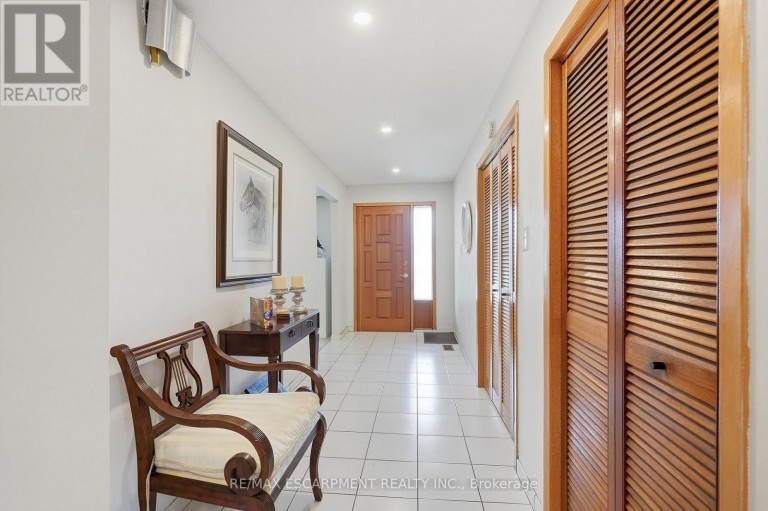 36 ALGONQUIN COURT, Hamilton (Lisgar), Ontario, L8T4T3
