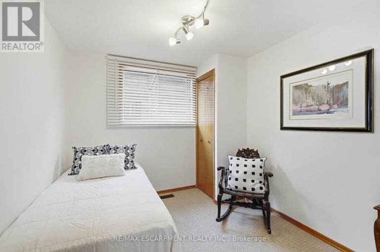 36 ALGONQUIN COURT, Hamilton (Lisgar), Ontario, L8T4T3