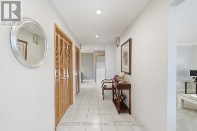 36 ALGONQUIN COURT Hamilton (Lisgar) Ontario photo 4