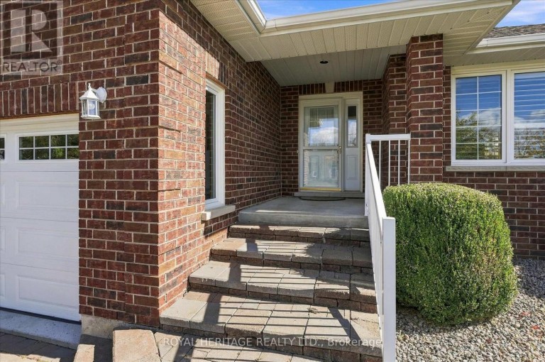 194 MCLAUGHLIN ROAD, Kawartha Lakes (Lindsay), Ontario, K9V6L8