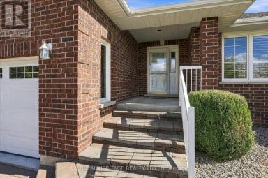 194 MCLAUGHLIN ROAD Kawartha Lakes (Lindsay) Ontario photo 6