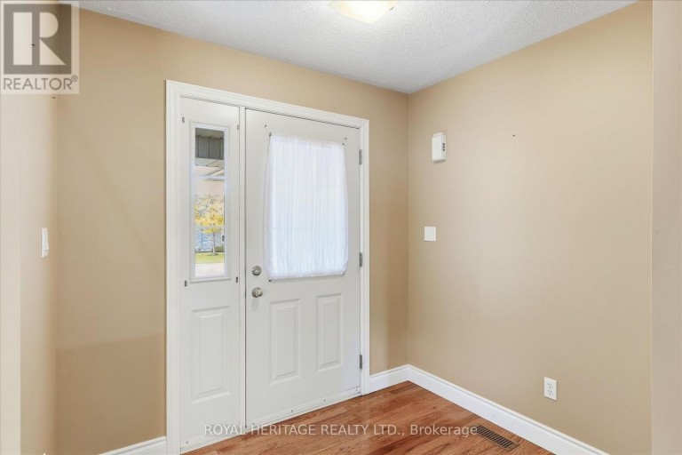 194 MCLAUGHLIN ROAD, Kawartha Lakes (Lindsay), Ontario, K9V6L8