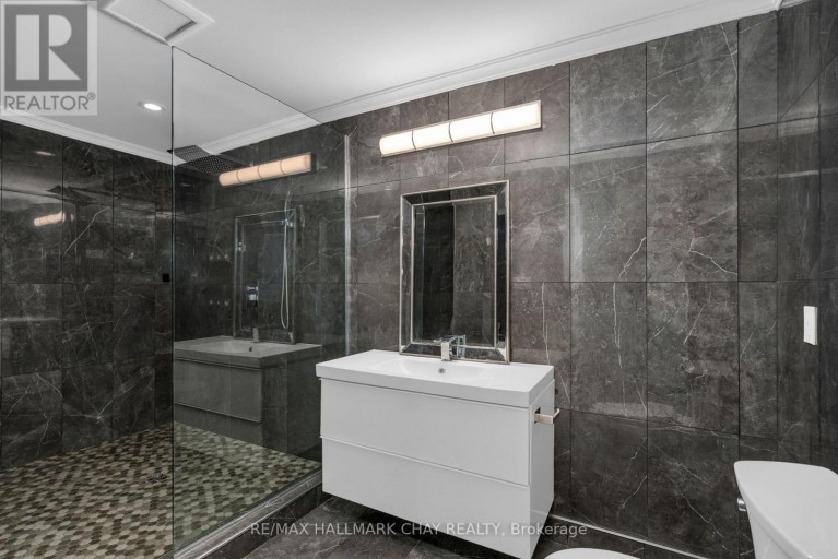 3391 BEACHVIEW AVENUE, Severn (West Shore), Ontario, L0K1G0