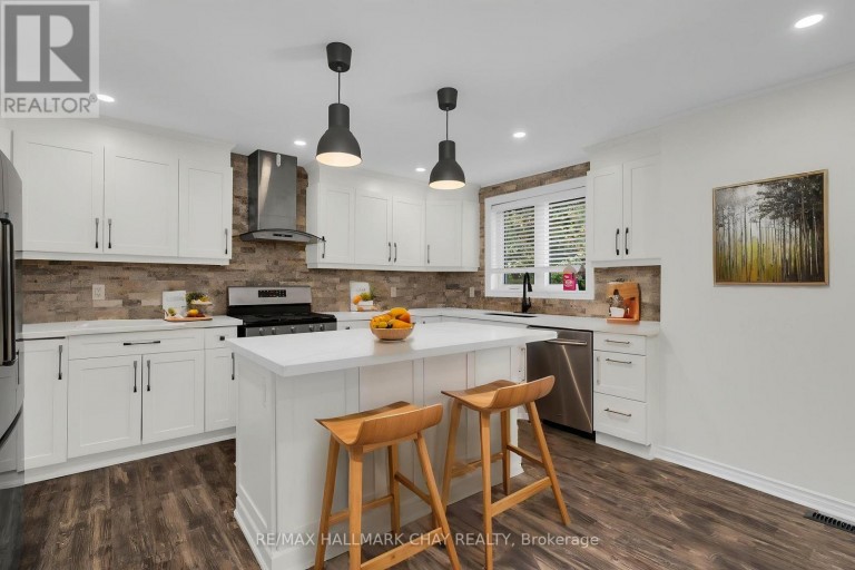 3391 BEACHVIEW AVENUE, Severn (West Shore), Ontario, L0K1G0