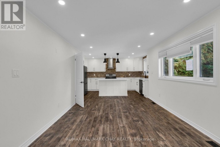 3391 BEACHVIEW AVENUE, Severn (West Shore), Ontario, L0K1G0