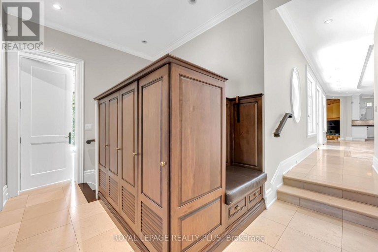 1476 CARMEN DRIVE, Mississauga (Mineola), Ontario, L5G3Z1