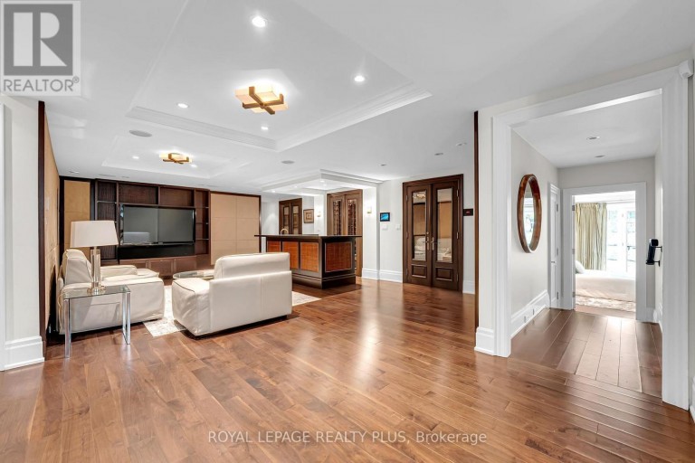 1476 CARMEN DRIVE, Mississauga (Mineola), Ontario, L5G3Z1