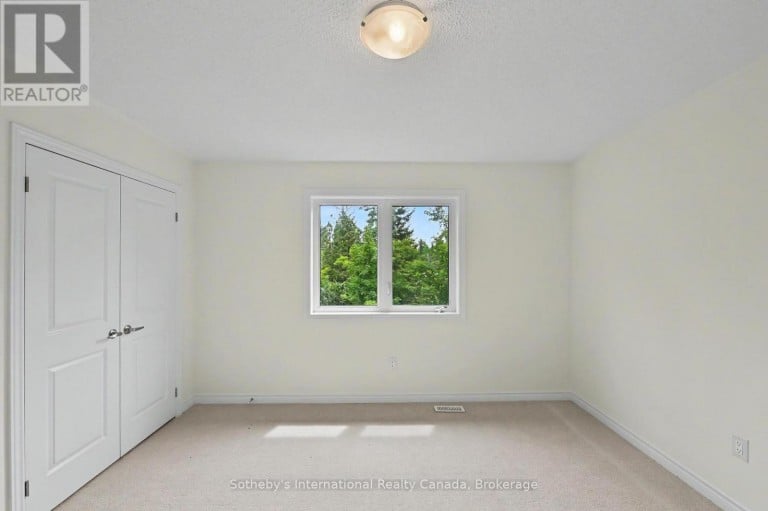 9 HILLCROFT WAY, Kawartha Lakes (Bobcaygeon), Ontario, K0M1A0
