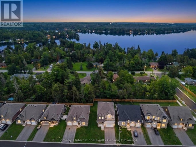 9 HILLCROFT WAY, Kawartha Lakes (Bobcaygeon), Ontario, K0M1A0