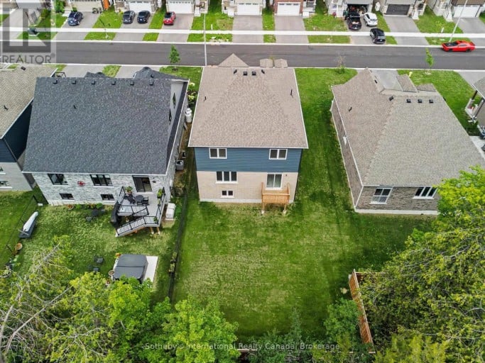 9 HILLCROFT WAY, Kawartha Lakes (Bobcaygeon), Ontario, K0M1A0