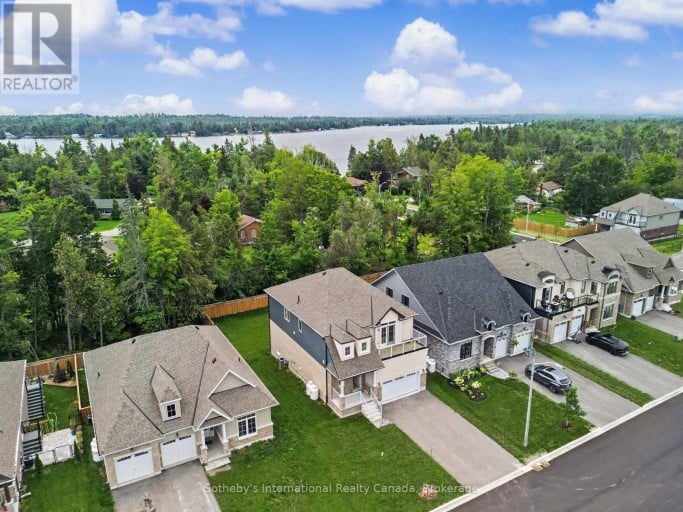 9 HILLCROFT WAY, Kawartha Lakes (Bobcaygeon), Ontario, K0M1A0