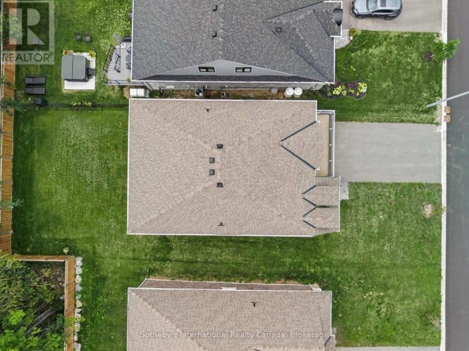 9 HILLCROFT WAY, Kawartha Lakes (Bobcaygeon), Ontario, K0M1A0