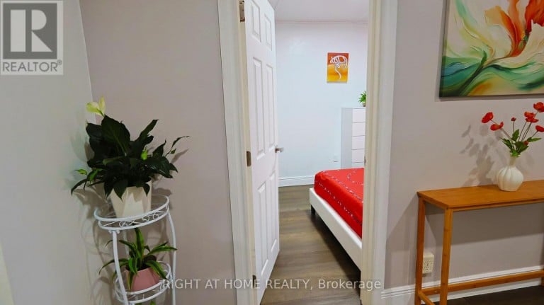 82 NORMANHURST AVENUE, Hamilton (Normanhurst), Ontario, L8H5M6