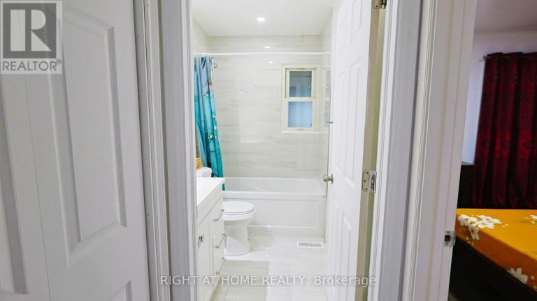 82 NORMANHURST AVENUE, Hamilton (Normanhurst), Ontario, L8H5M6