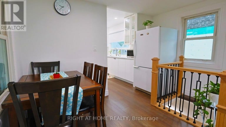 82 NORMANHURST AVENUE, Hamilton (Normanhurst), Ontario, L8H5M6