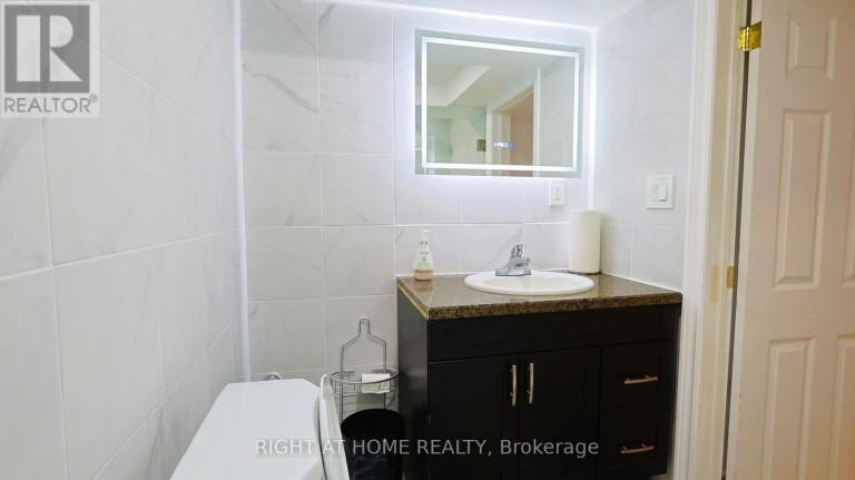 82 NORMANHURST AVENUE, Hamilton (Normanhurst), Ontario, L8H5M6