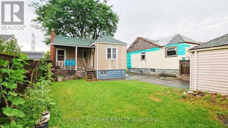 82 NORMANHURST AVENUE, Hamilton (Normanhurst), Ontario, L8H5M6