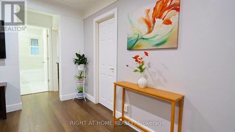 82 NORMANHURST AVENUE, Hamilton (Normanhurst), Ontario, L8H5M6