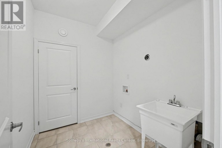 12 HILLCROFT WAY, Kawartha Lakes (Bobcaygeon), Ontario, K0M1A0