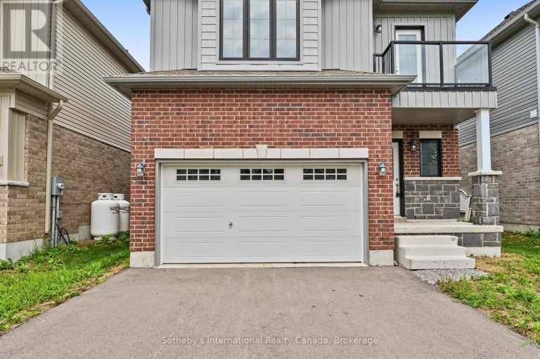 12 HILLCROFT WAY, Kawartha Lakes (Bobcaygeon), Ontario, K0M1A0