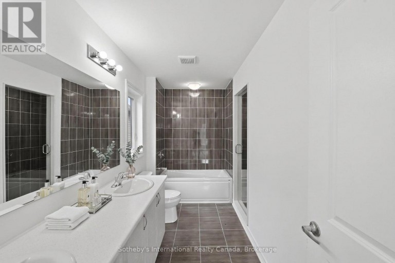 12 HILLCROFT WAY, Kawartha Lakes (Bobcaygeon), Ontario, K0M1A0