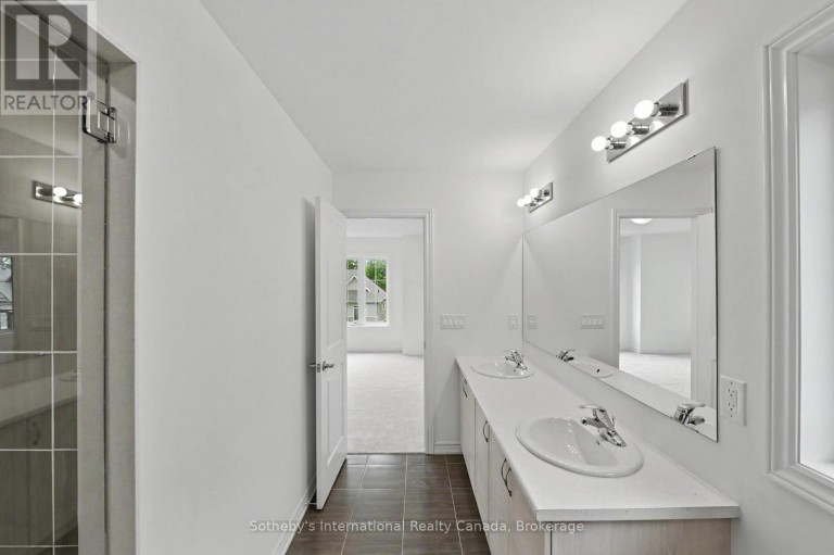 12 HILLCROFT WAY, Kawartha Lakes (Bobcaygeon), Ontario, K0M1A0