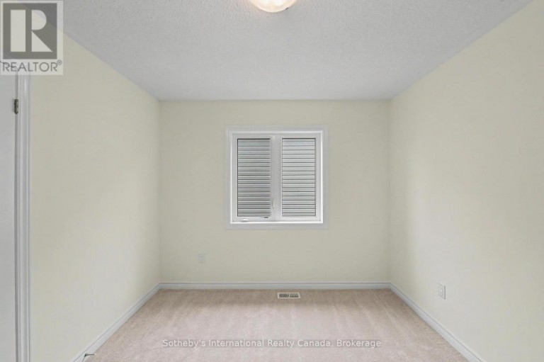 12 HILLCROFT WAY, Kawartha Lakes (Bobcaygeon), Ontario, K0M1A0