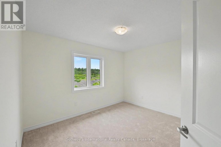 12 HILLCROFT WAY, Kawartha Lakes (Bobcaygeon), Ontario, K0M1A0