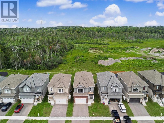 12 HILLCROFT WAY, Kawartha Lakes (Bobcaygeon), Ontario, K0M1A0