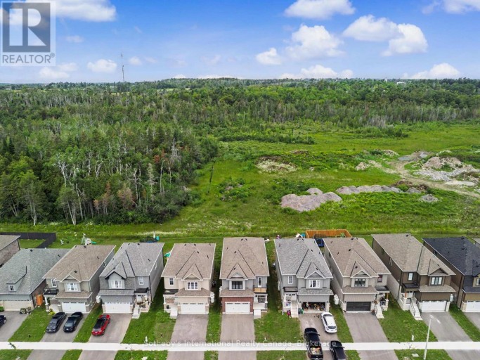 12 HILLCROFT WAY, Kawartha Lakes (Bobcaygeon), Ontario, K0M1A0