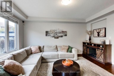 15 WHITEROSE LANE Whitchurch-Stouffville (Stouffville) Ontario photo 12