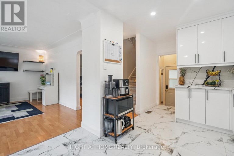 2343 MOUNTAINSIDE DRIVE, Burlington (Mountainside), Ontario, L7P1C1