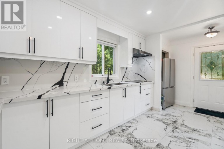 2343 MOUNTAINSIDE DRIVE, Burlington (Mountainside), Ontario, L7P1C1