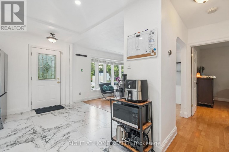2343 MOUNTAINSIDE DRIVE, Burlington (Mountainside), Ontario, L7P1C1