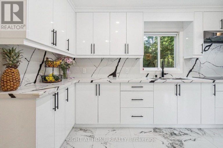 2343 MOUNTAINSIDE DRIVE, Burlington (Mountainside), Ontario, L7P1C1